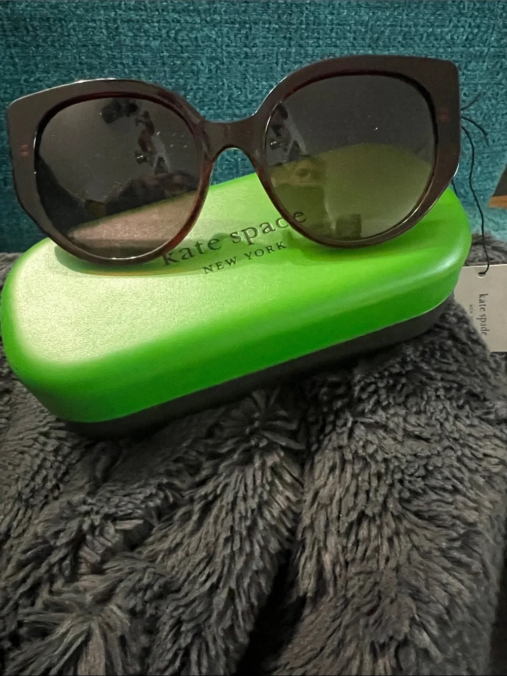 Kate Spade Women's Dark Brown Cat-Eye oversized Sunglasses - full inclusion